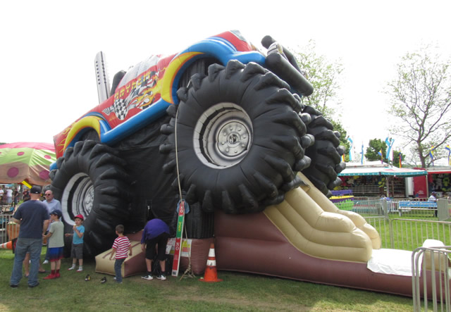 Monster Truck Bounce